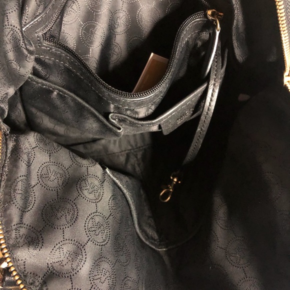 Michael Kors small top handle black bag - Picture 5 of 7